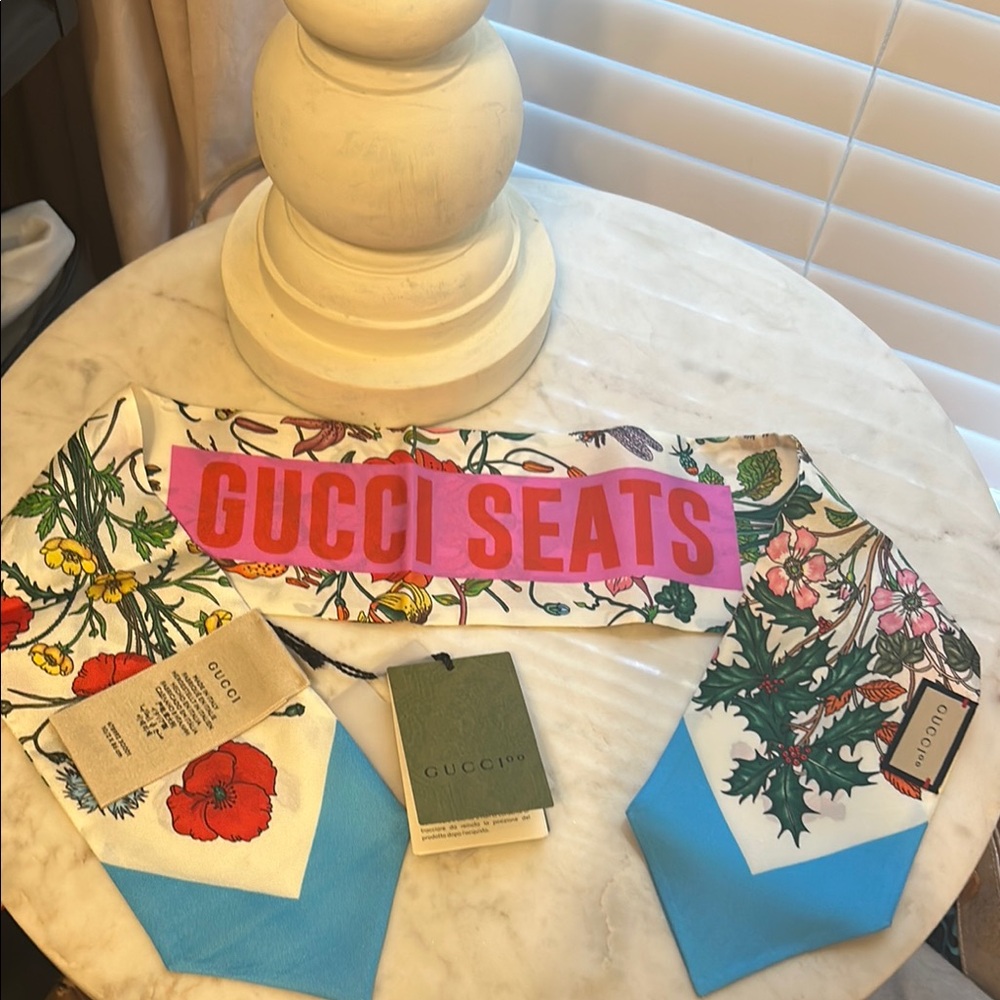 New with tags Gucci Floral Silk Scarf - Multicolor